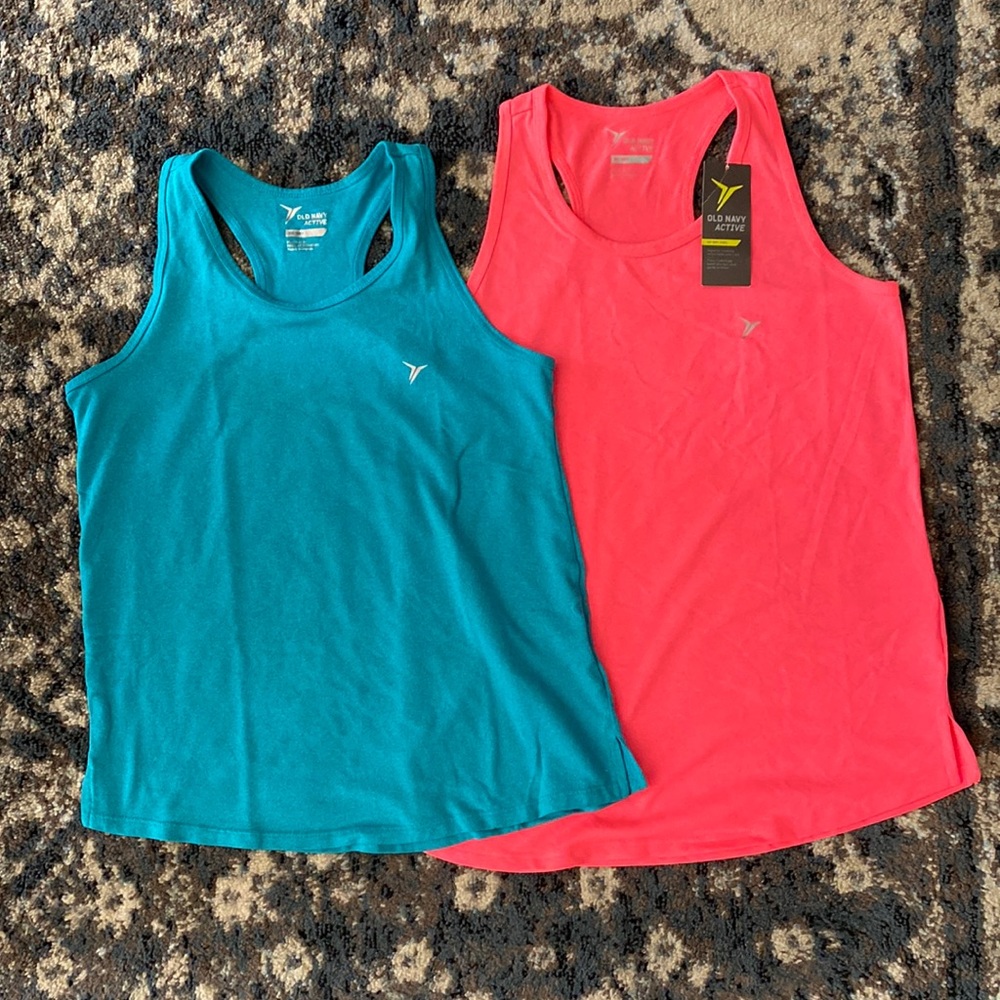 Set of 2 athletic tanks for girls